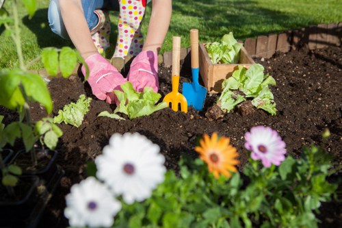 Front garden landscaping ideas in Yiewsley